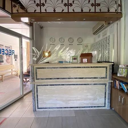 アパートホテル Melissa Garden 3*